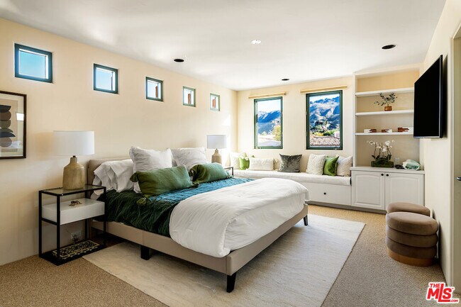 Building Photo - 136 Netas Dr