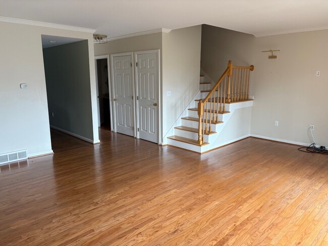 Building Photo - 1351 Top Rd