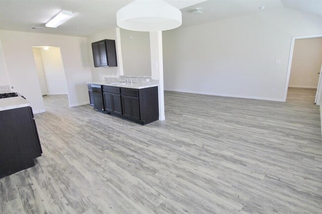 Building Photo - 43 Santa Barbara Dr
