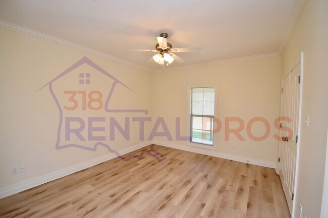 Building Photo - Updated 3 Bedroom, 2 Bath Home