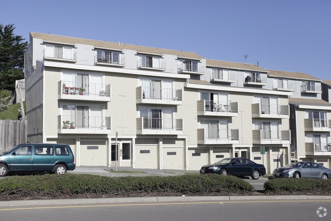 Peninsula View - Peninsula View Apartments~Remodeled 1 BR/BA