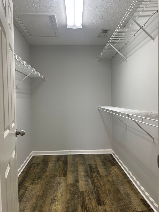 Building Photo - 355 Upper Stone Ave