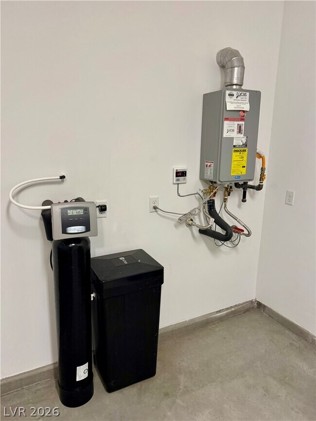 Building Photo - 402 Purple Sandpiper St