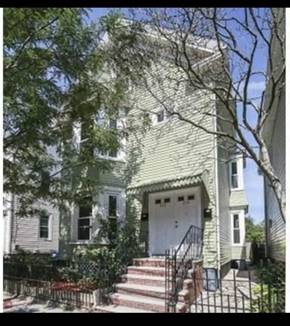 Building Photo - 375 Prospect St