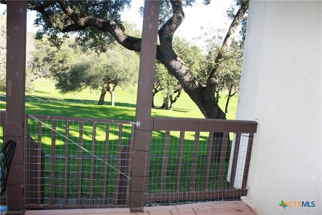 Building Photo - 421 Watts Ln