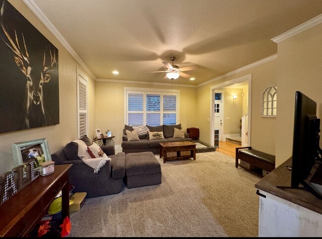 Building Photo - 2610 E 20th St