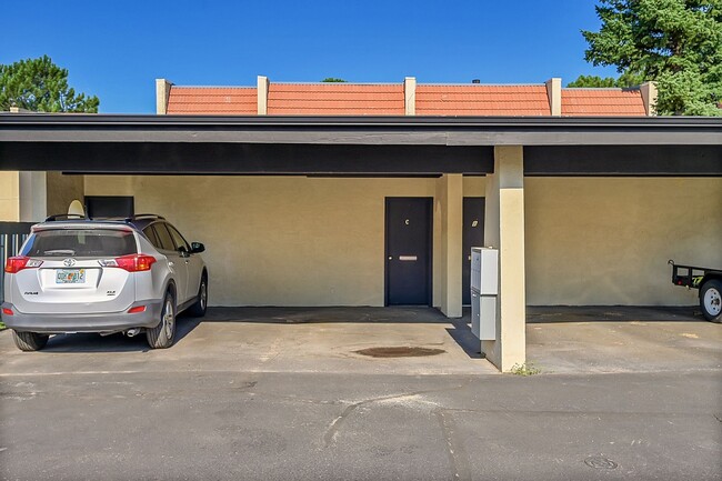 Building Photo - 1058 Fontmore Rd