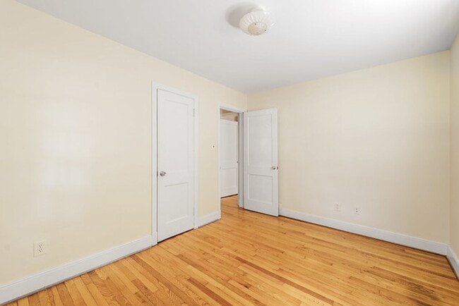 Building Photo - Great Home in the Near West End for Rent