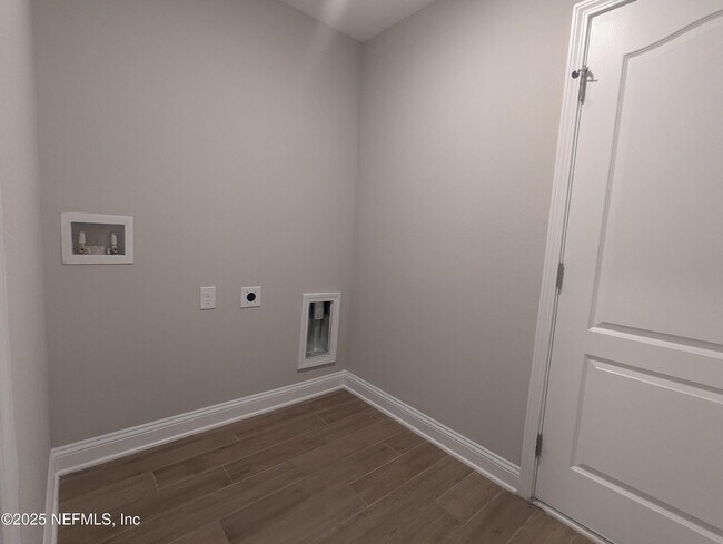Building Photo - 116 Zancara St
