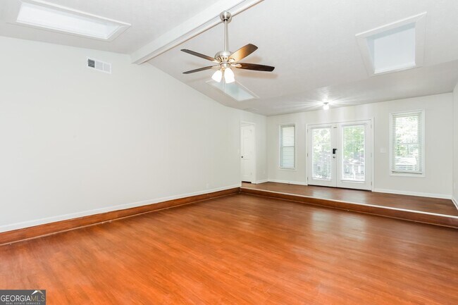 Building Photo - 115 Poplar Wy