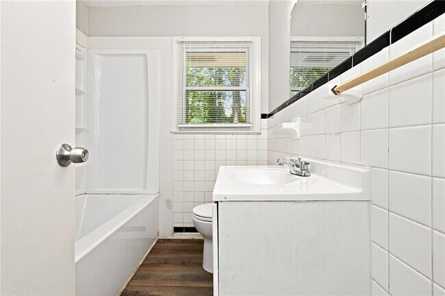 Building Photo - 386 Lindsey Dr SE