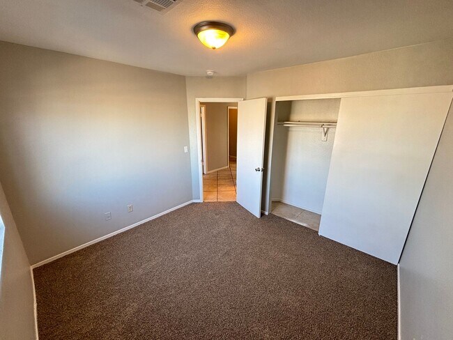 Building Photo - 6208 Yerba Ln