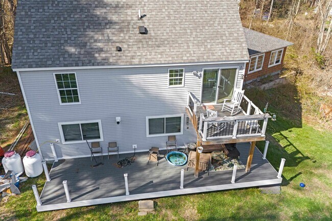 Building Photo - 7 Pheasant Run