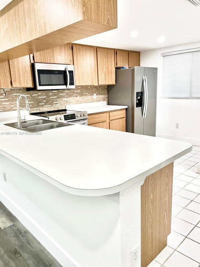 Building Photo - 1005 Palm Beach Trace Dr