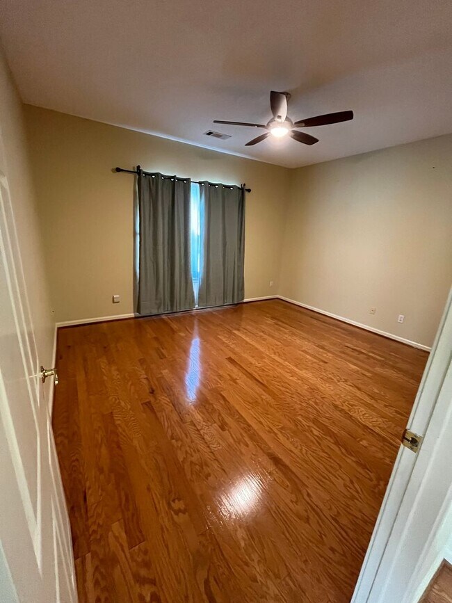 Building Photo - 3324 Kensington Ct
