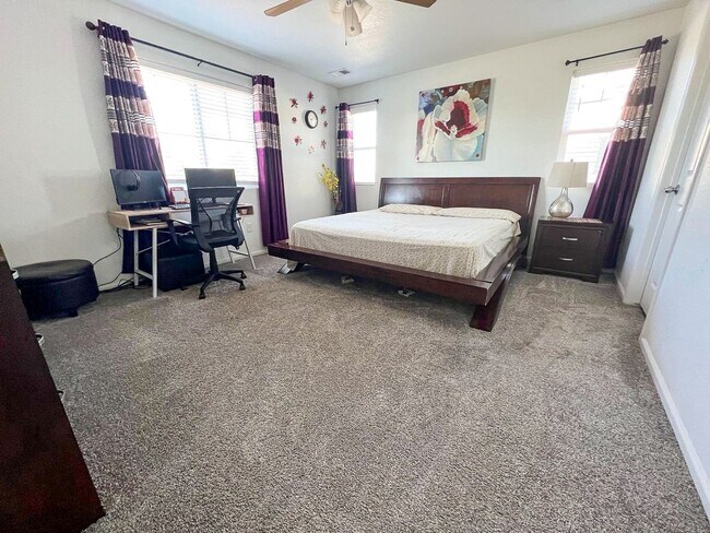 Building Photo - Stonegate 4bd 3ba 2,265sq.ft. - built in 2019 - FOR RENT!