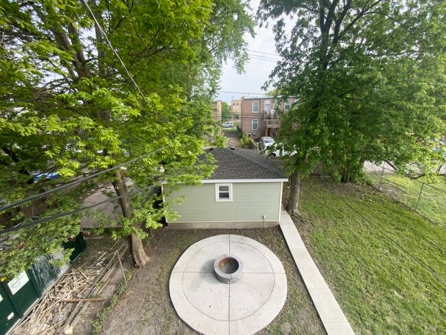 Building Photo - 3910 W Arthington St
