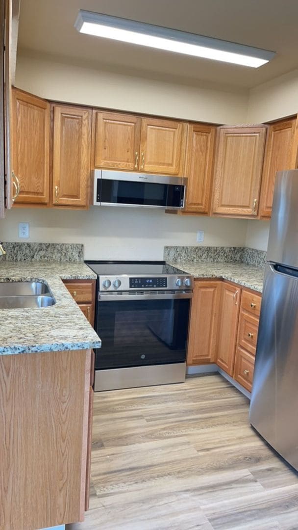 Building Photo - (766) Waverly Drive 2 Bdrm / 1 Bthrm