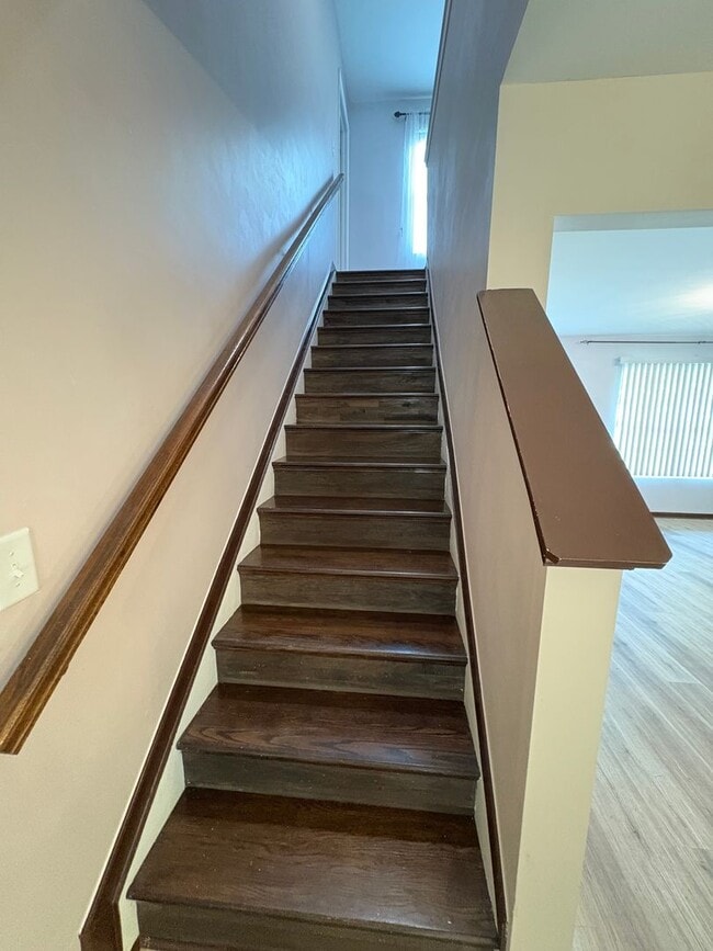 Building Photo - 4 Bedroom 2.5 Bath Home in Woodruff Near B...