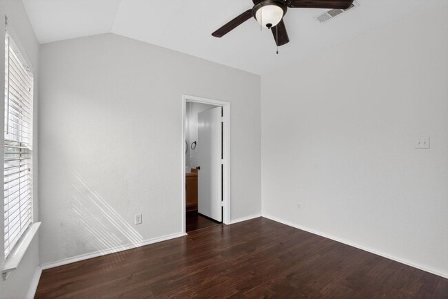 Building Photo - 1942 Courtside Dr