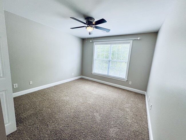 Building Photo - 3571 Brampton Dr