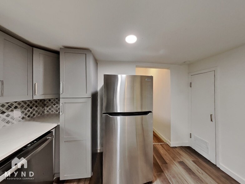 Building Photo - 2129 San Antonio St