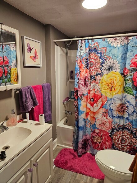 Building Photo - 70 Noblestown Rd