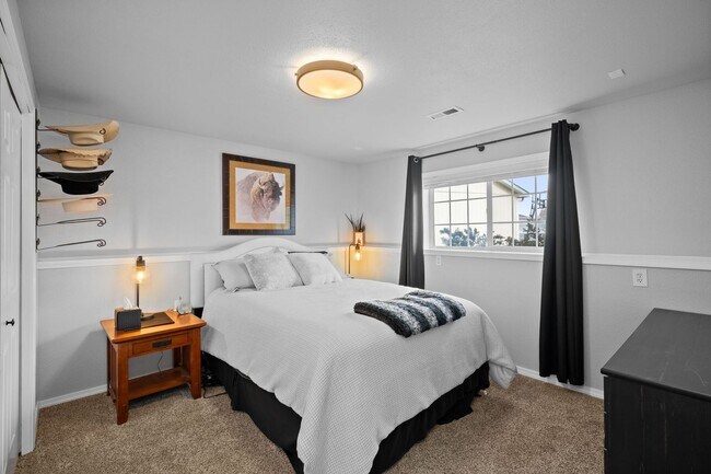 Building Photo - Gorgeous Liberty Lake 5 Bedroom Home!