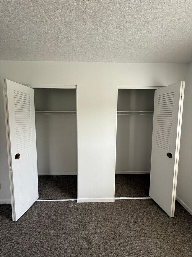 Building Photo - 8608 Countryshire Ln