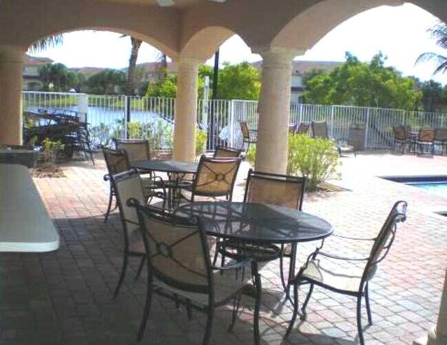 Building Photo - 2545 SW 83rd Terrace