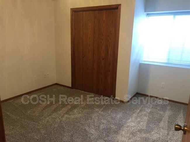 Building Photo - 1342 N Aksarben Ct