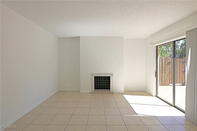 Building Photo - 12341 Woodrose Ct