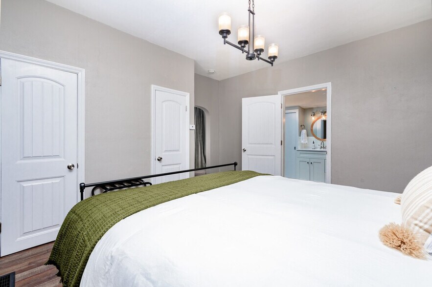 Building Photo - 5336 Northrup Ave