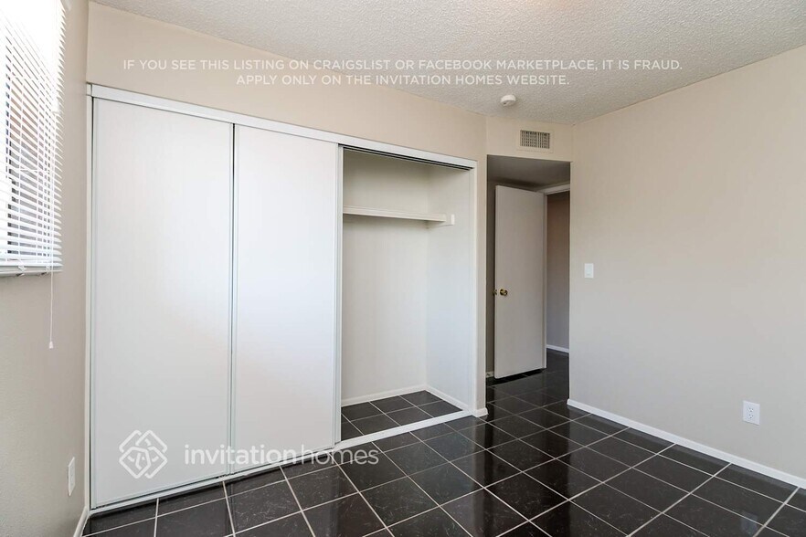 Building Photo - 6910 W Rancho Dr