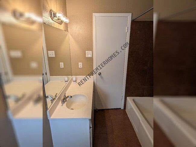 Building Photo - 1563 Pamela Ln