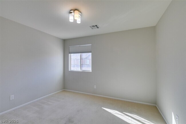 Building Photo - 3009 Camino Sereno Ave