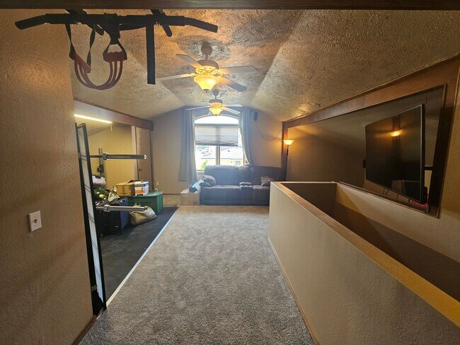 Building Photo - Beautiful Home in the Spokane