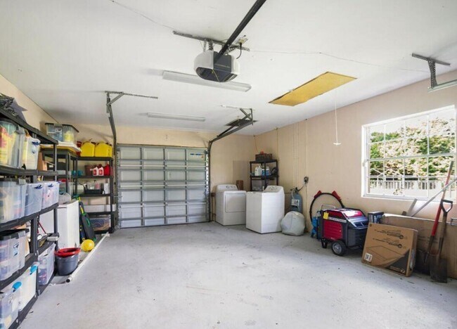 Building Photo - 14870 Horseshoe Trce