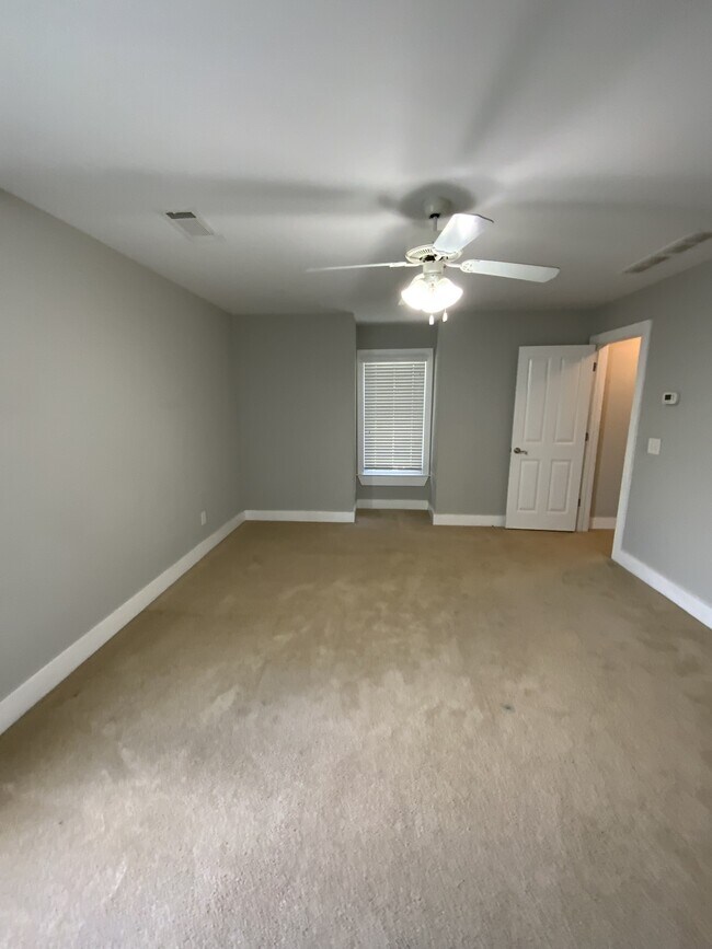 Building Photo - 1641 Carriage Ridge Dr