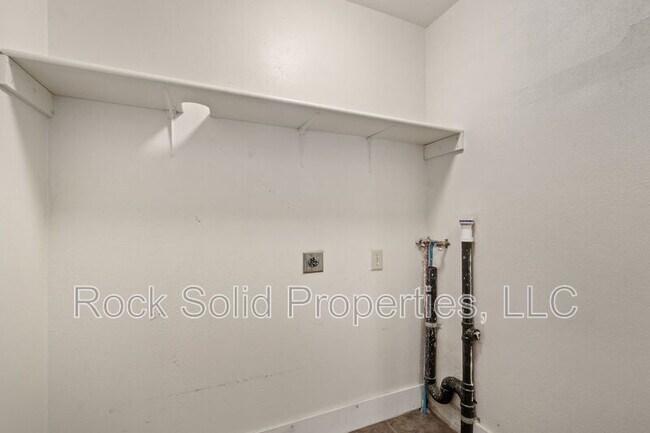 Building Photo - 316 E 20th St