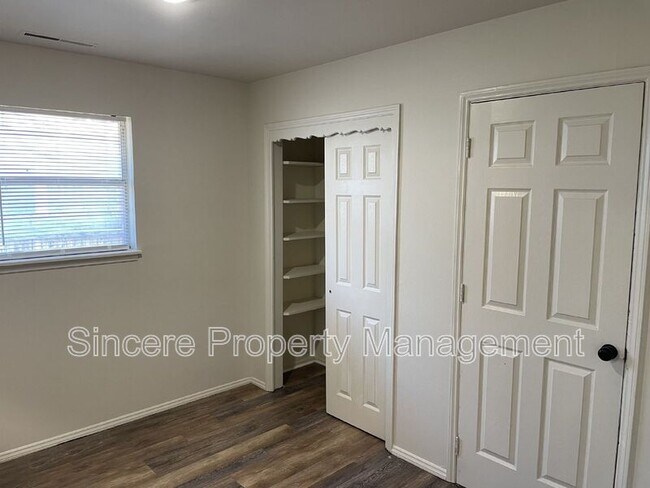 Building Photo - 2013 N College Ave