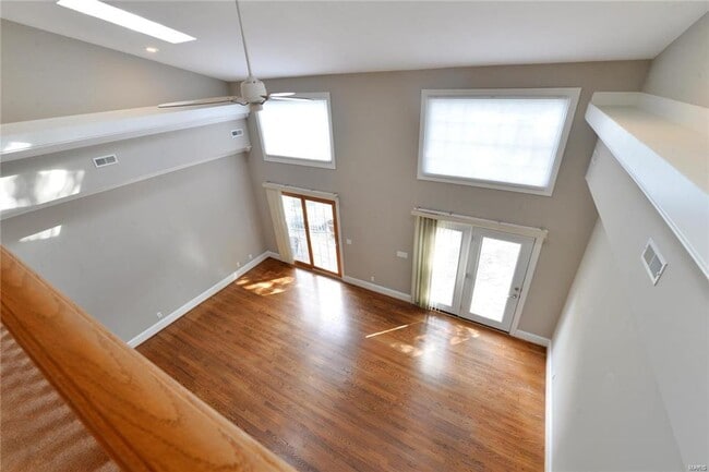 Building Photo - 8940 Ladue Rd