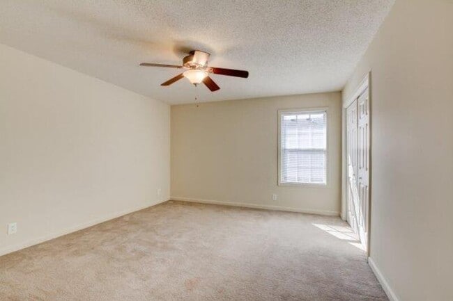 Building Photo - 299 Raleigh Dr