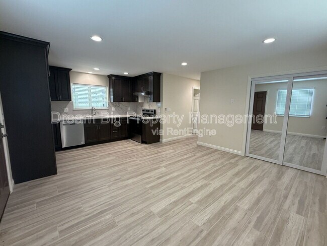 Building Photo - 3556 Harrison St