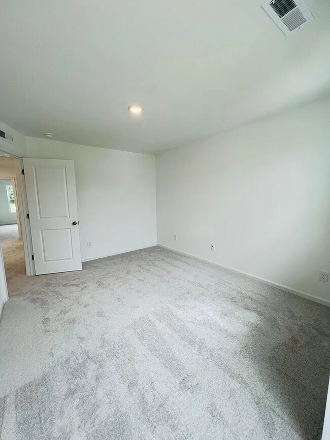 Building Photo - 187 N Finley Lndg Pkwy