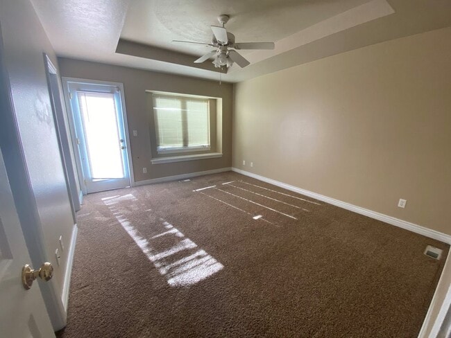 Building Photo - 322 N 50th Ave