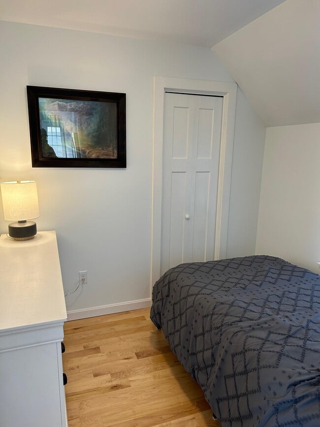 Building Photo - 9 Angle St