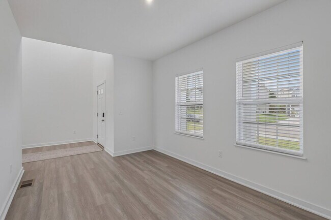 Building Photo - 144 Hanford Ln