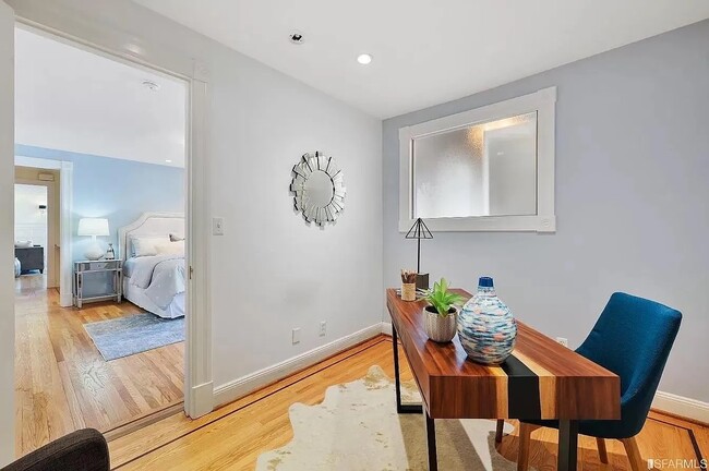 Building Photo - 2096 Pine St