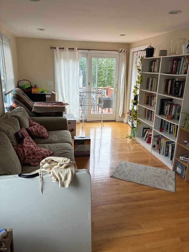 Building Photo - Huge 4 bed single family house in Newton for rent!!